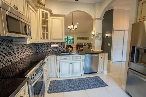 500 Iron Forge Ct, Royal Palm Beach, FL 33411