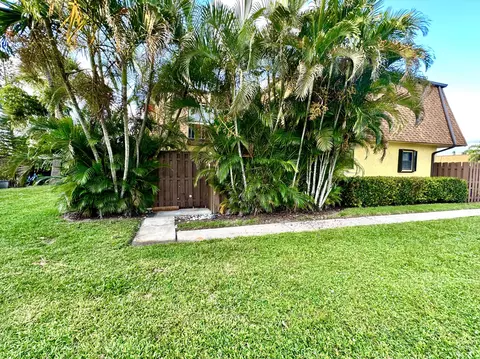 110 N Delaware Blvd #11D, Jupiter, FL 33458