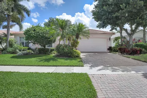 6841 Molakai Cir, Boynton Beach, FL 33437