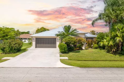 456 NW Ravenswood Ln, Port Saint Lucie, FL 34983
