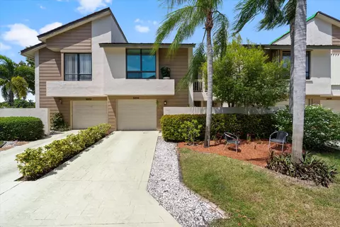 6054 Glendale Dr, Boca Raton, FL 33433