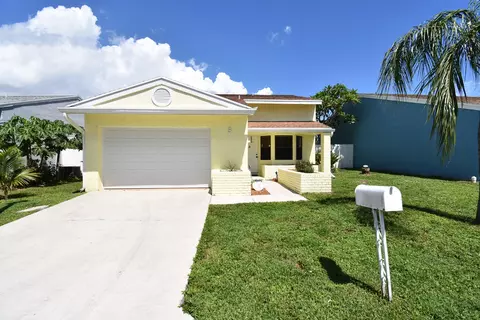 5 Verwood Way, Boynton Beach, FL 33426