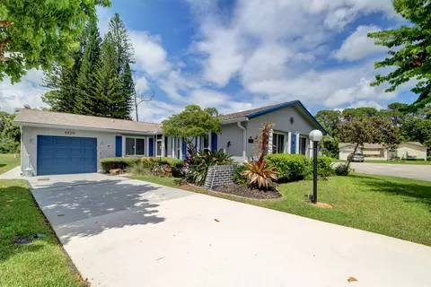 4459 Pine Lake Ct, Lake Worth, FL 33467