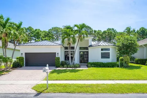 9 Lake Eden Dr, Boynton Beach, FL 33435