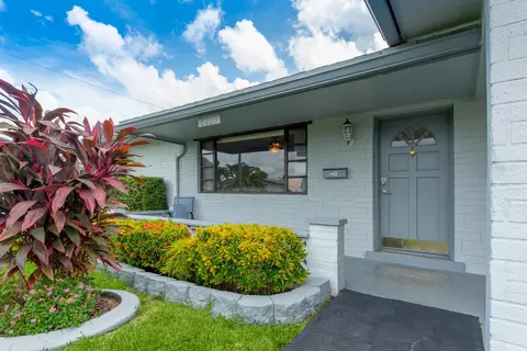 8800 NW 16th St, Pembroke Pines, FL 33024