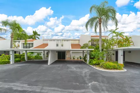 1924 Presidential Way #2-C, West Palm Beach, FL 33401