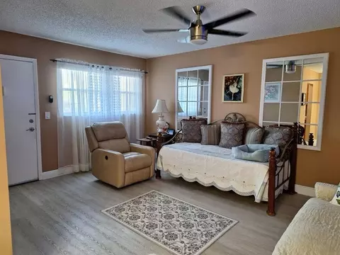 3220 Holiday Springs Blvd #1-310, Margate, FL 33063