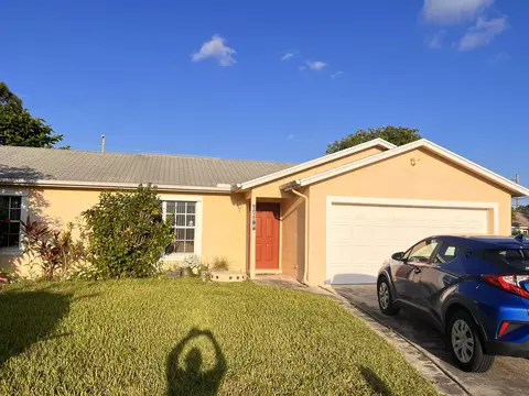 2255 SW Haycraft Cir, Port Saint Lucie, FL 34953