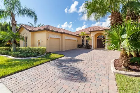 931 SW Grand Reserves Blvd, Port Saint Lucie, FL 34986