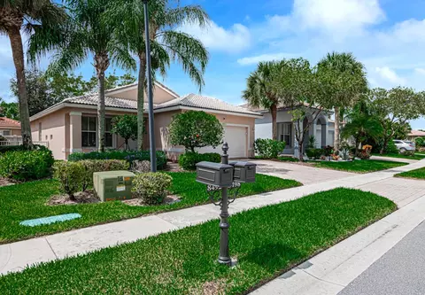 8498 Siciliano St, Boynton Beach, FL 33472