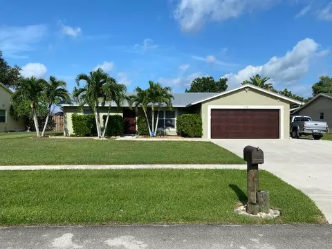 173 Martin Cir, Royal Palm Beach, FL 33411