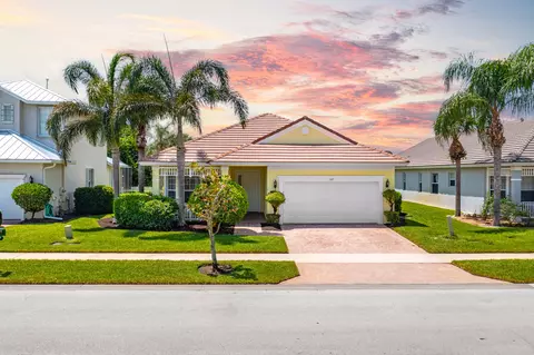 107 NW Willow Grove Ave, Port Saint Lucie, FL 34986