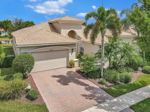 9269 Via Grande W, Wellington, FL 33411