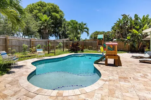 6820 Tradewind Way, Lake Worth, FL 33462
