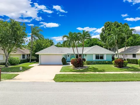 10427 Greentrail Dr N, Boynton Beach, FL 33436