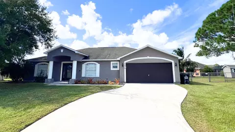5856 NW Fogel Ct, Port Saint Lucie, FL 34986