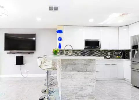331 Cypress Way W, Palm Springs, FL 33406