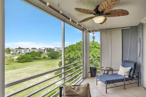 2671 S Course Dr #501, Pompano Beach, FL 33069