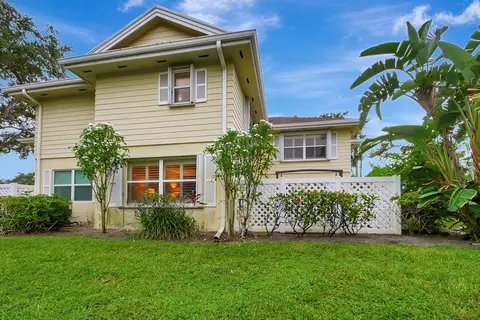 8135 Bridgewater Ct #35A, Lake Clarke Shores, FL 33406