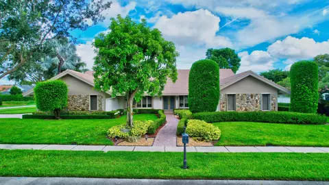 3185 Saint James Dr, Boca Raton, FL 33434