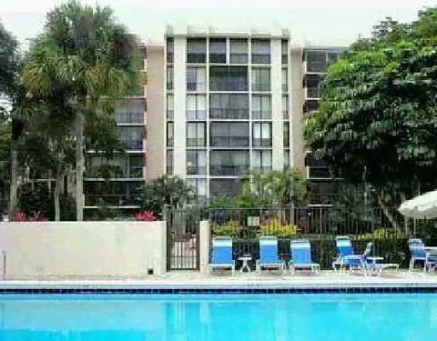 1532 Bridgewood Dr, Boca Raton, FL 33434