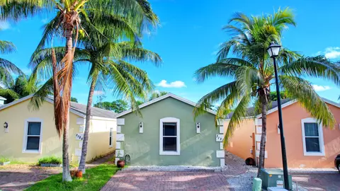 3121 Shelby Way, Palm Springs, FL 33461