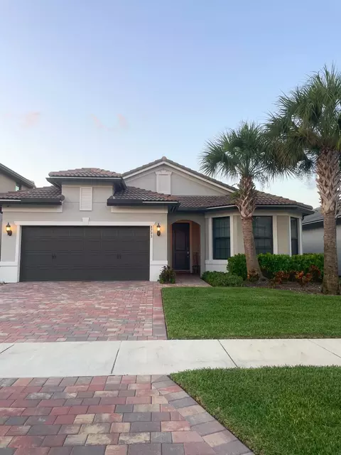 8293 Pedigree Cir, Lake Worth, FL 33467