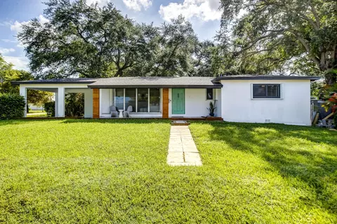 301 SW 4th Ter, Hallandale Beach, FL 33009