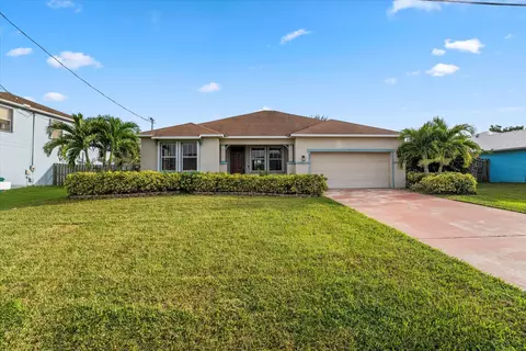 692 SW Mccall Rd, Port Saint Lucie, FL 34953