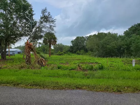7635 NW 82 Ct, Okeechobee, FL 34972