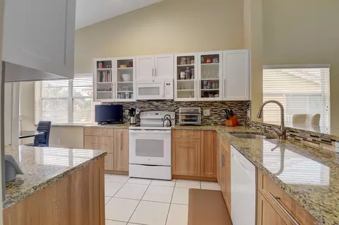 9685 Shadybrook Dr #201, Boynton Beach, FL 33437