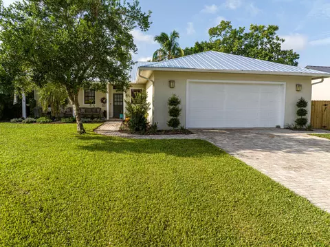 487 SW S Quick Cir, Port Saint Lucie, FL 34953