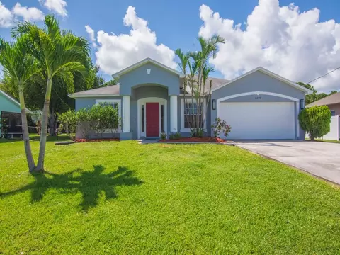 2290 SE Grand Dr, Port Saint Lucie, FL 34952