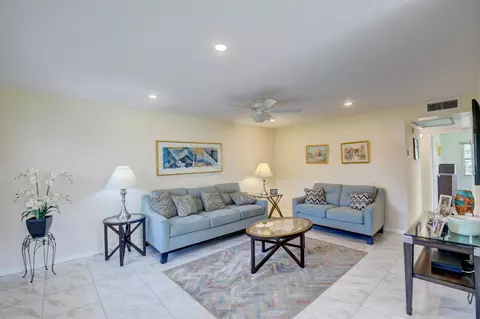 4 Brighton A #4, Boca Raton, FL 33434