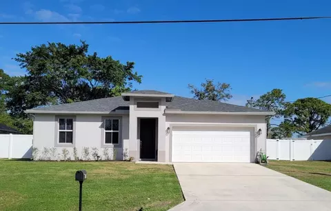 365 SE Thanksgiving Ave, Port Saint Lucie, FL 34984