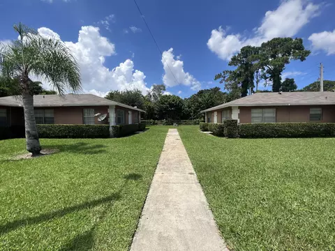 4005 3rd Rd S, West Palm Beach, FL 33406