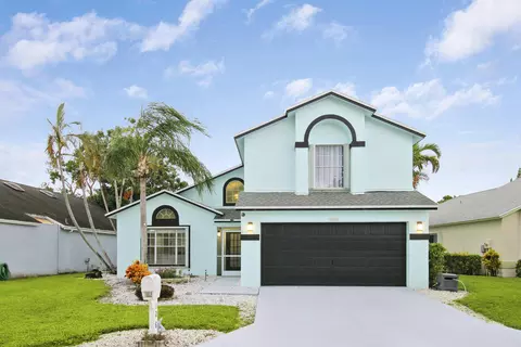 126 Hammocks Ct, Greenacres, FL 33413