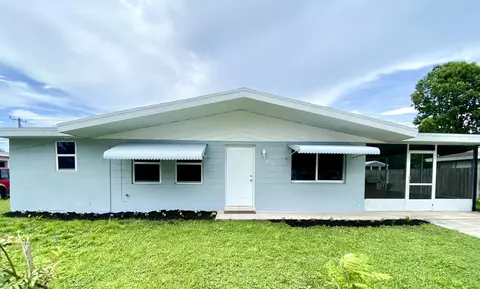 870 SW Airoso Blvd, Port Saint Lucie, FL 34983
