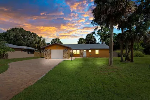7504 Hibiscus Rd, Fort Pierce, FL 34951