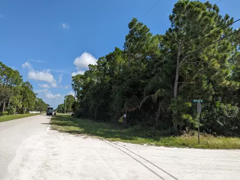 Ad-217 Apache Boulevard, Loxahatchee, FL 33470