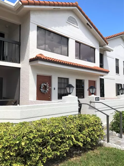 9705 Sills Dr E #201, Boynton Beach, FL 33437