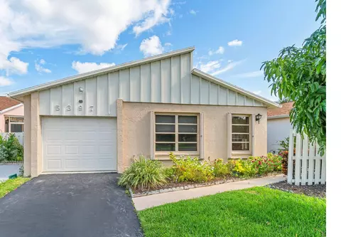 5397 Mirror Lakes Blvd, Boynton Beach, FL 33472