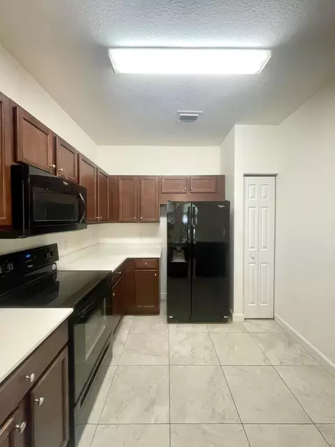 290 NW 109th Ave #105, Miami, FL 33172