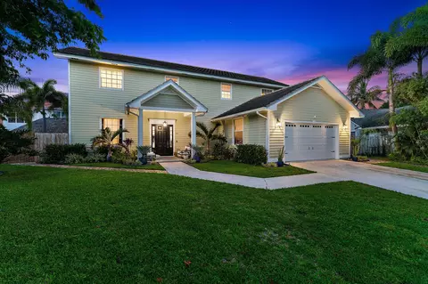 97 Beechwood Trl, Tequesta, FL 33469