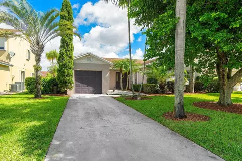 6787 Farragut Ln, Boynton Beach, FL 33437