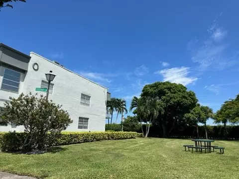 718 Burgundy O, Delray Beach, FL 33484
