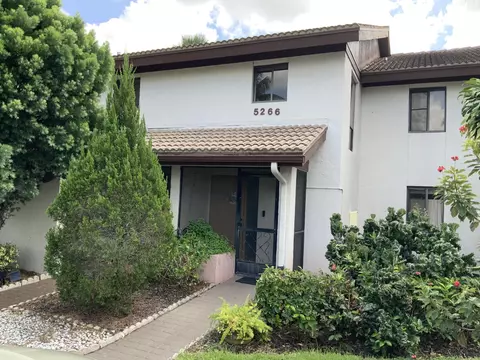5266 Fountains Dr S, Lake Worth, FL 33467