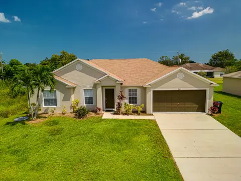 2161 SE Watercrest St, Port Saint Lucie, FL 34953