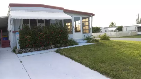 8100 SEagle Ave, Hobe Sound, FL 33455