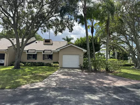 6947 Fountains Cir, Lake Worth, FL 33467